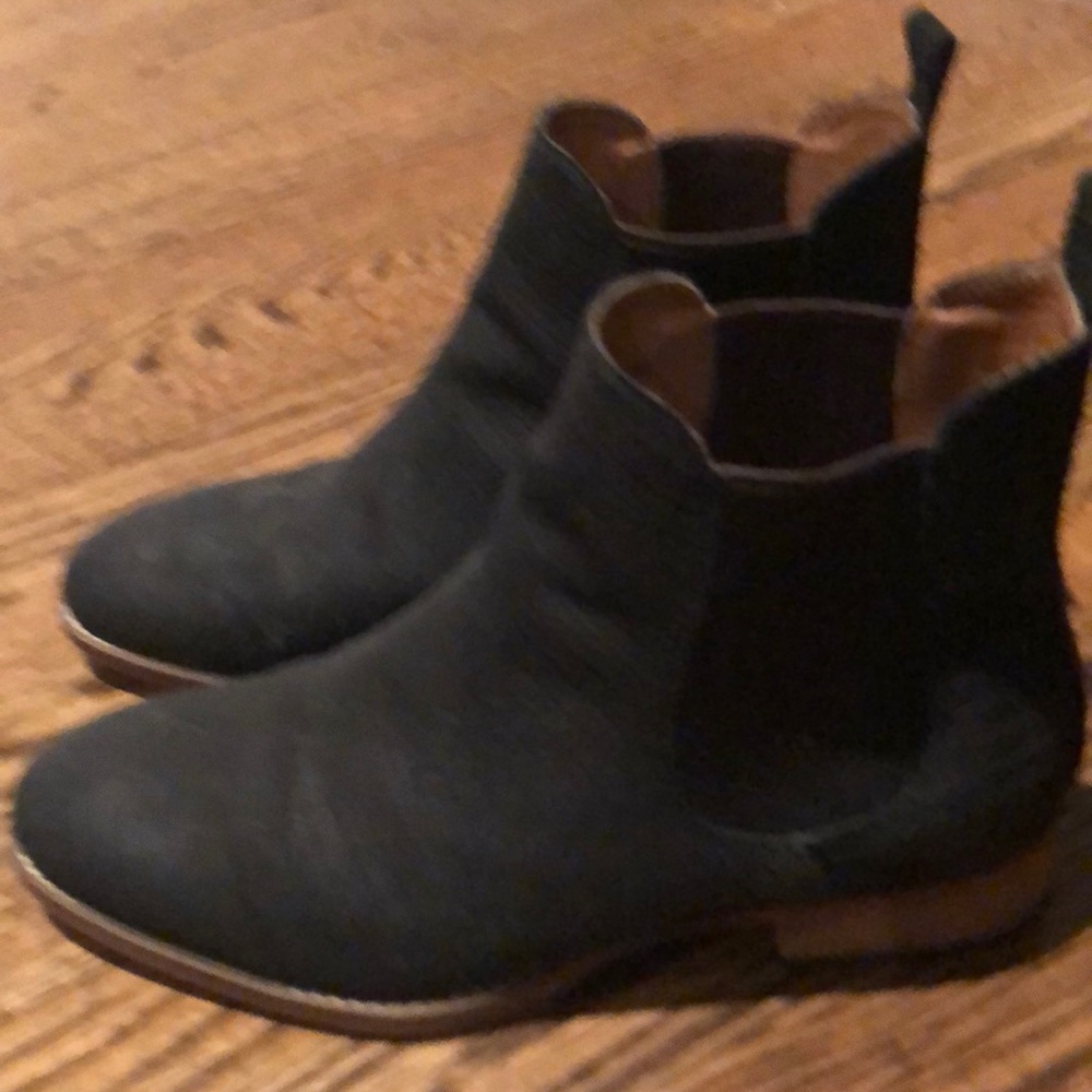 Steve Madden Chelsea Boots